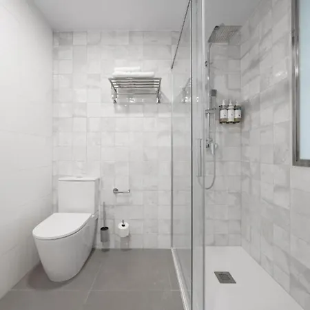 Ola Living Plaza Catalunya Apartamento *